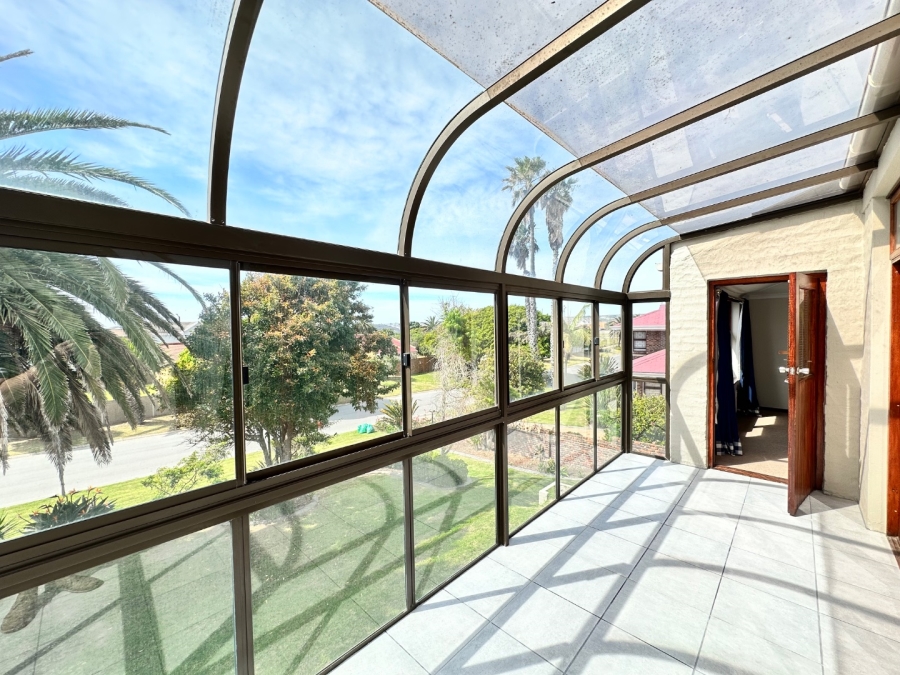 5 Bedroom Property for Sale in Bayview Western Cape